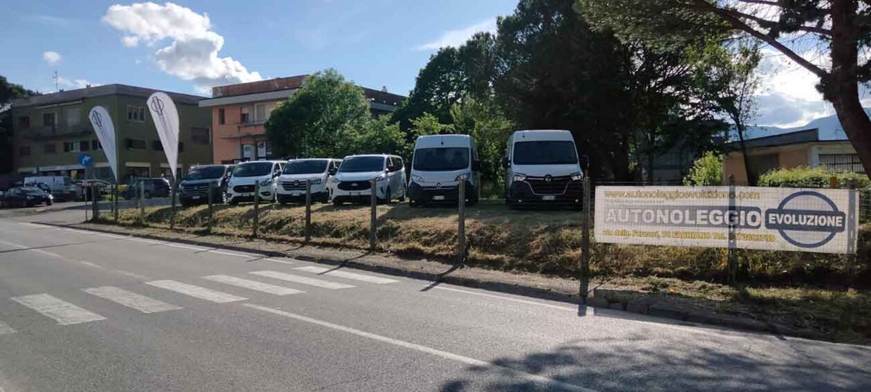 ESTERNO AUTONOLEGGIO EVOLUZIONE A FABRIANO